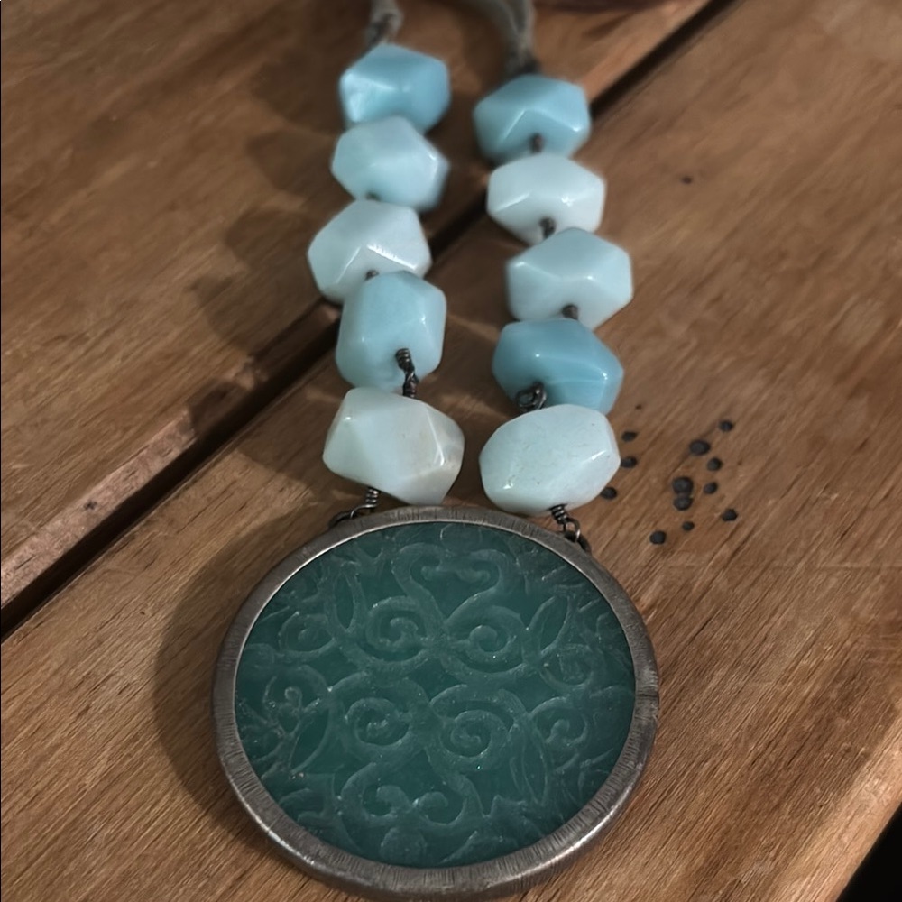 Silpada RARE/Elegant Blue Pendant Necklace